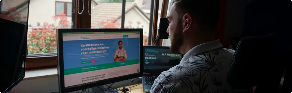 Maurice Schaap van Davium Webdesign aan het werk